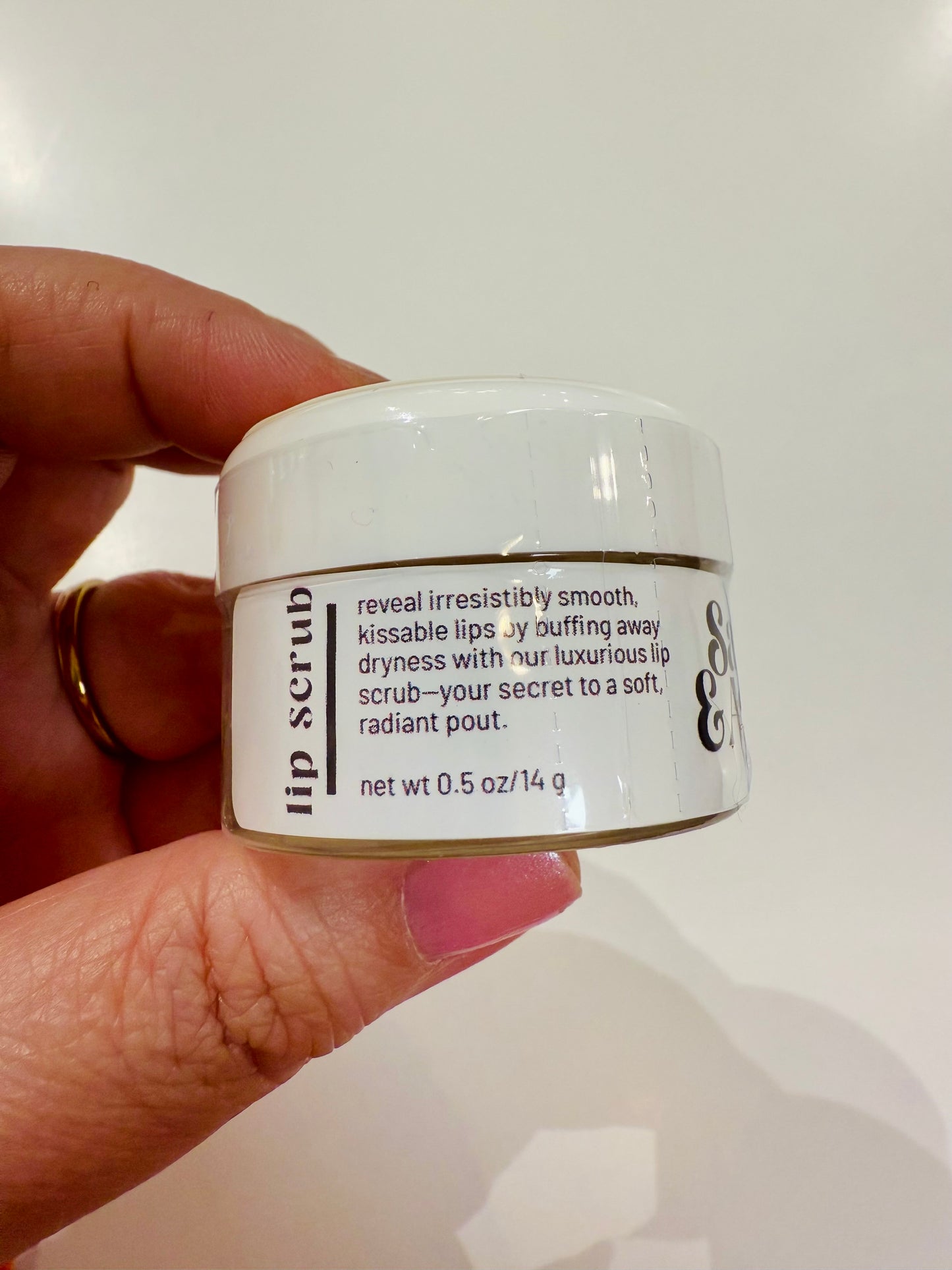 Mocha Mousse Lip Scrub