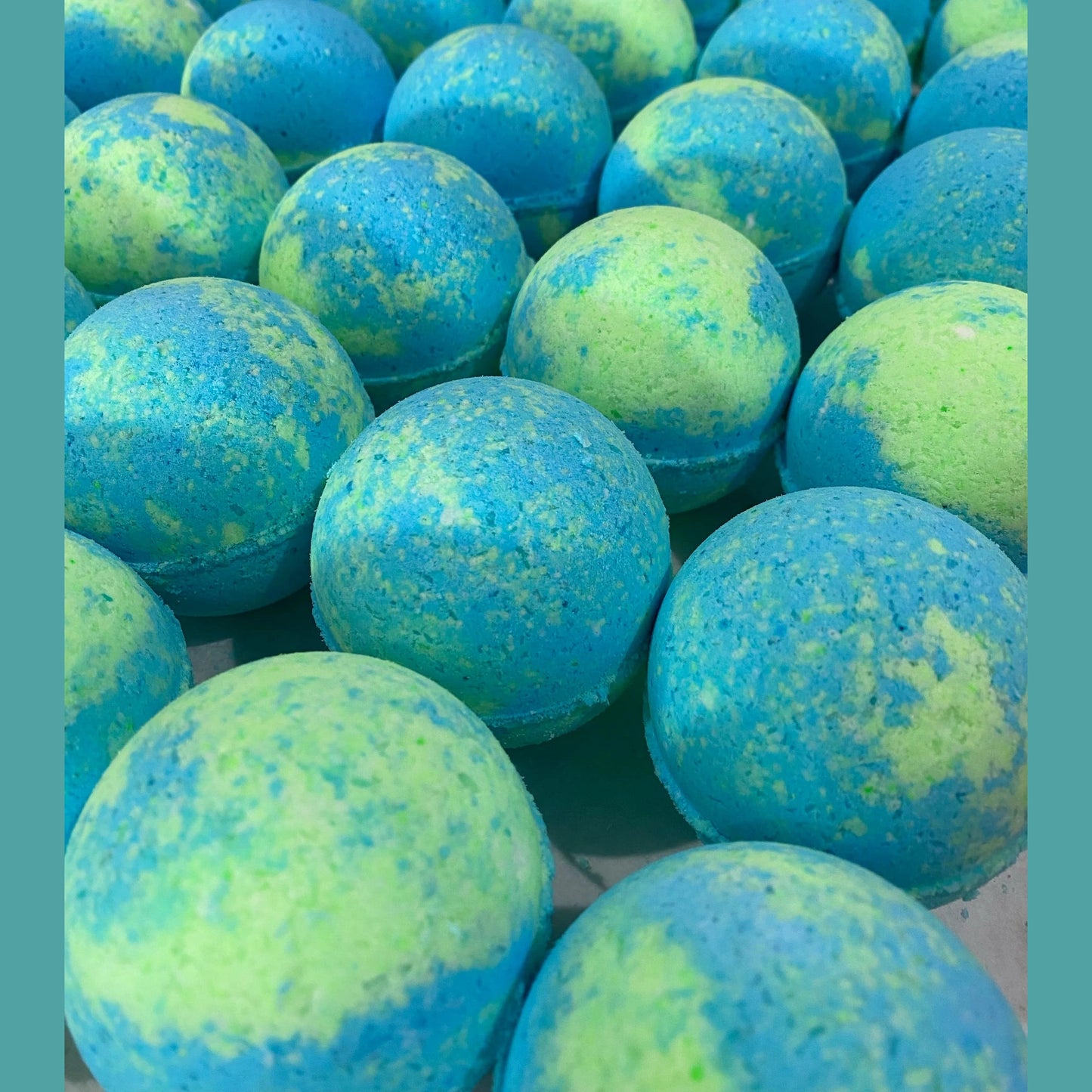 Alien Invasion Toy Bath Bomb - Green Apple