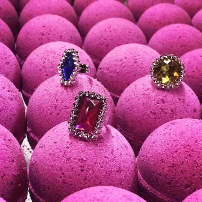 Princess Toy Bath Bomb - Cherry & Vanilla