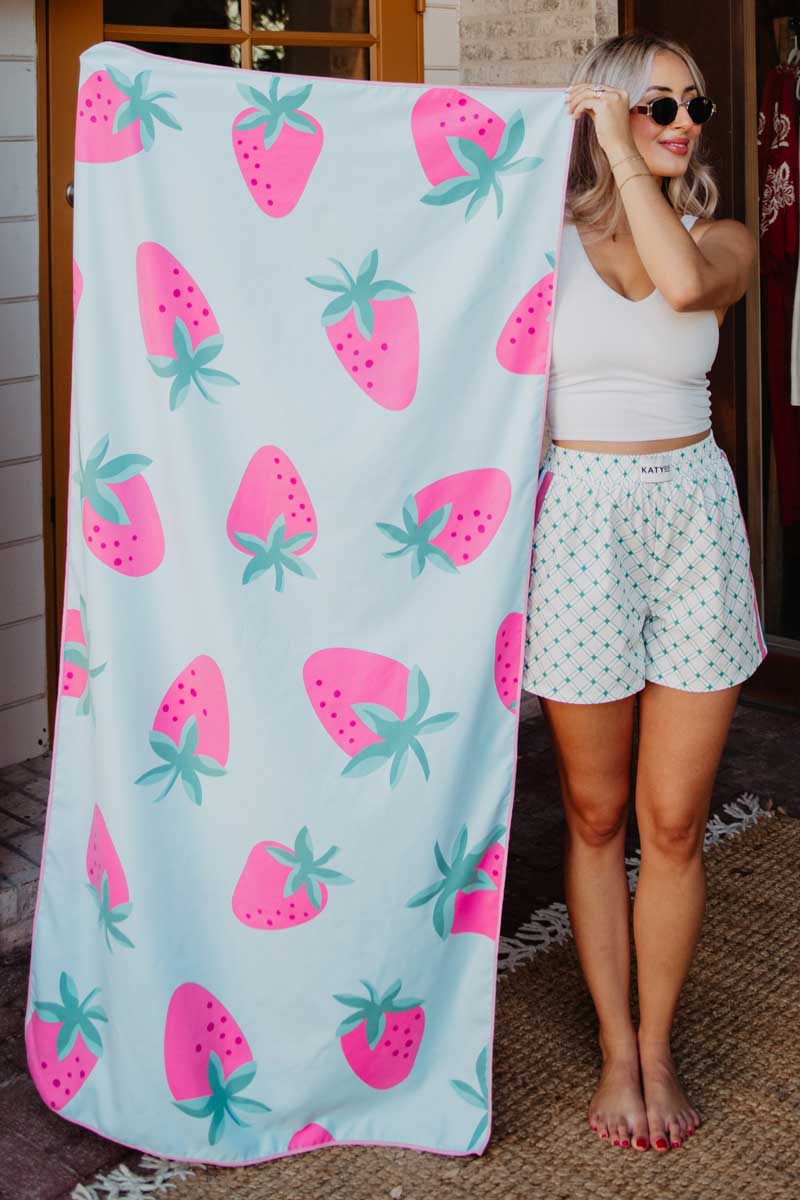 Quick Dry Beach Towel - Subtle Strawberry